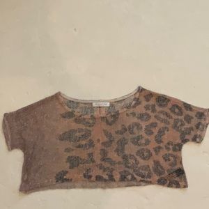 The clay-sic Made in the US over lay crop top.